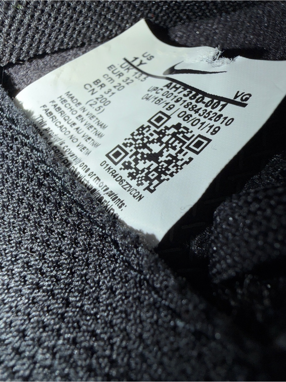 Nike Black Youth Soccer Cleats with Gray Swoosh - Picture 4 of 4